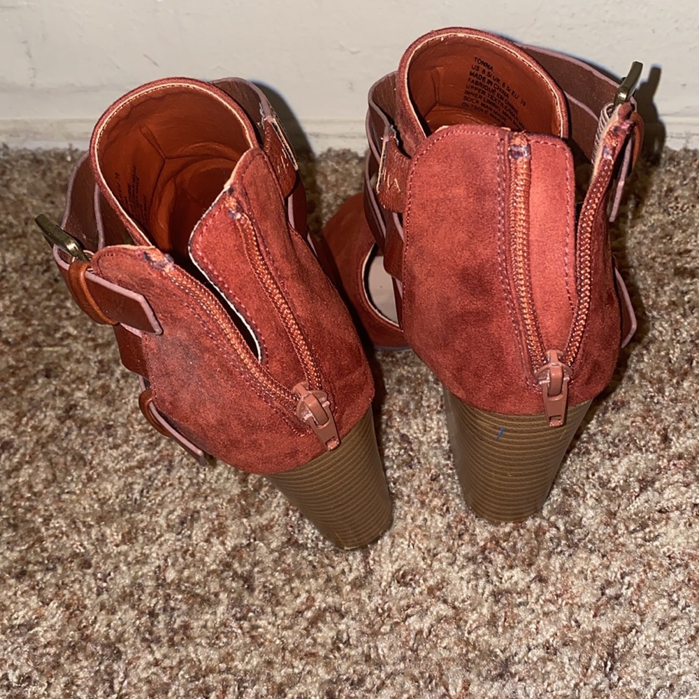 Shoedazzle ankle booties 👢 - Picture 3 of 9